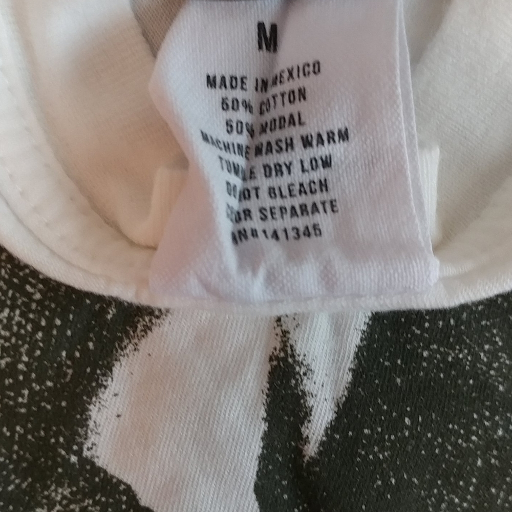 LetLuv Tim McGraw Graphic Tee - Picture 5 of 6